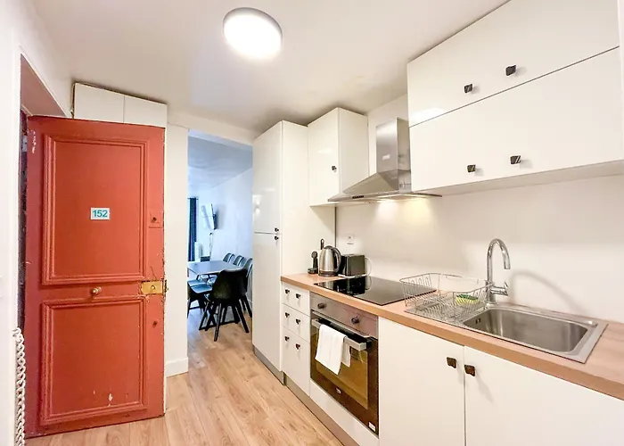 Apartment 152 - Urban Cosy Flat In