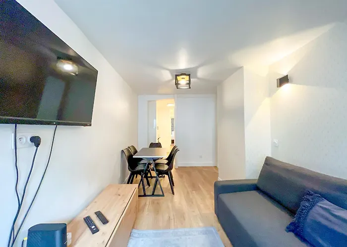 152 - Urban Cosy Flat In Apartment *